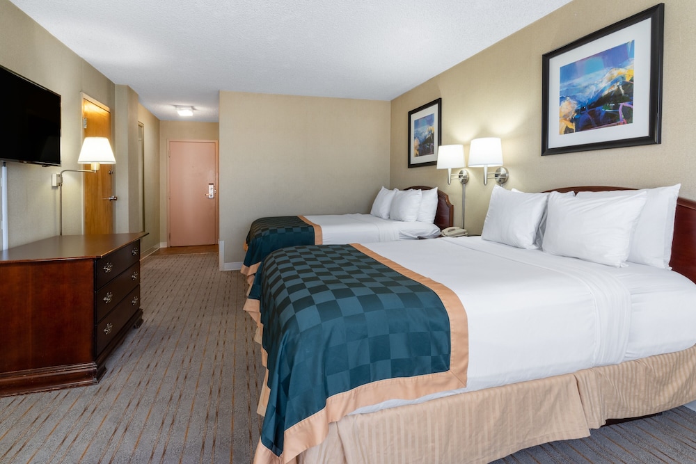 Ramada by Wyndham Reno Hotel and Casino - photo 8