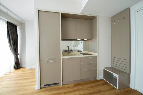 Epica Luxury suit