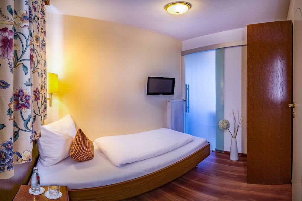 Hotel Kalenborner Hoehe — Altenahr — photo 4