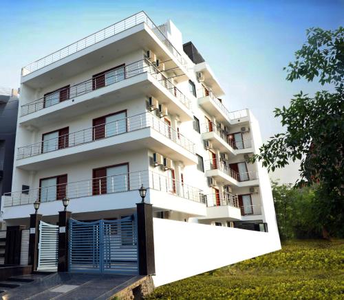 Hotel Sandal Tree Express - carbon neutral hotel in Noida