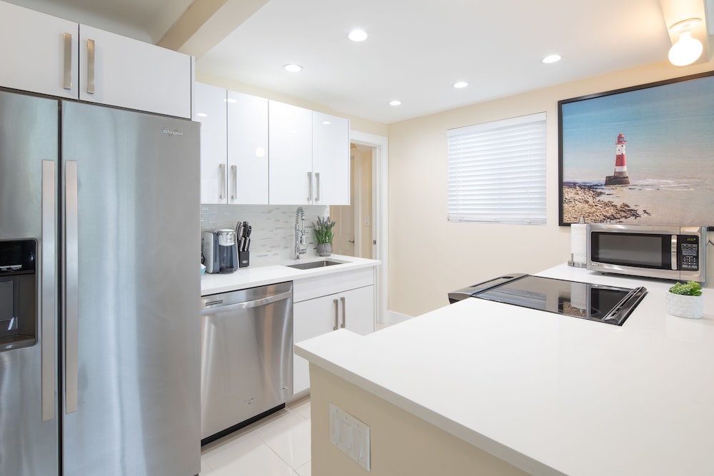 Pompano Suites by the Beach - photo 28