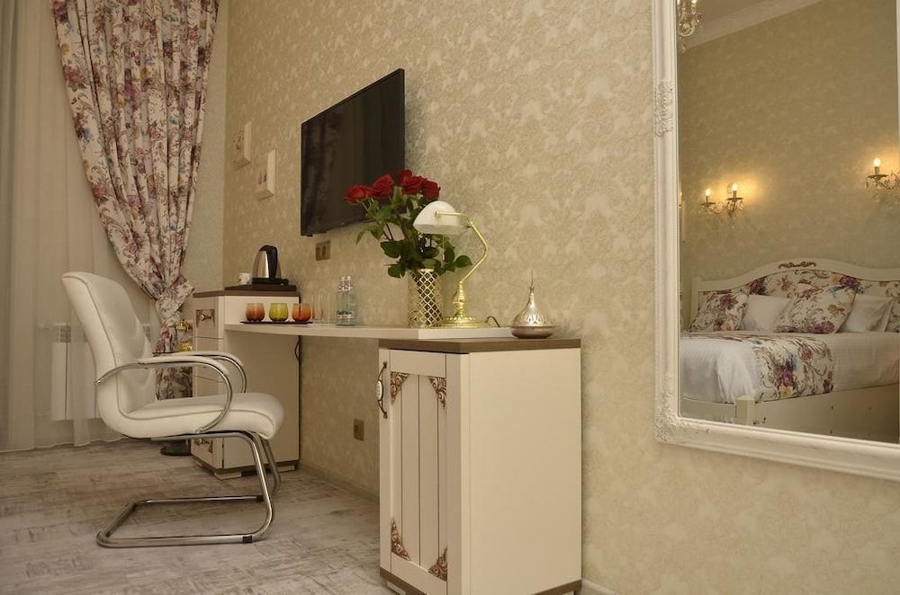 English Home Tbilisi