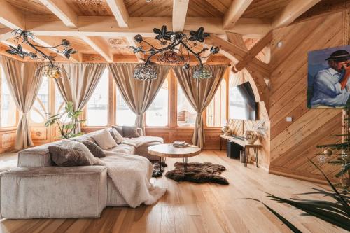 Art House Residence Grand Luxury 350m2 Chalet Mountain & Ski — 4-Star Luxury Hotel in Bialka Tatrzanska, Poland