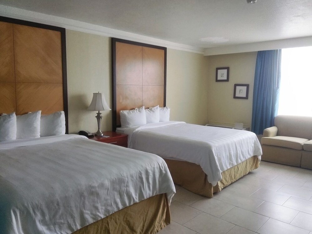Punta Gorda Waterfront Hotel and Suites - photo 14