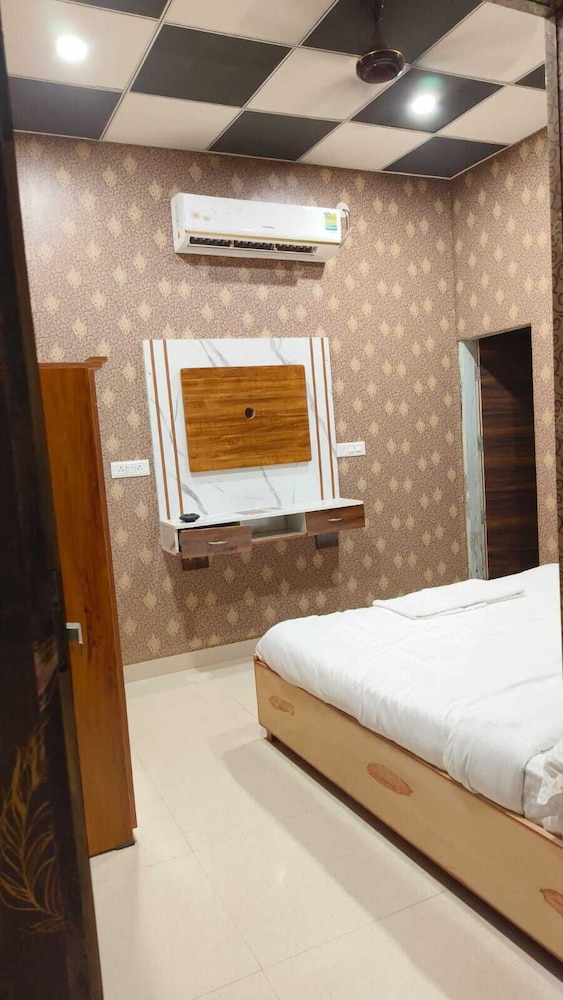 Hotel Aqua Fun King Land Haveli — Maham