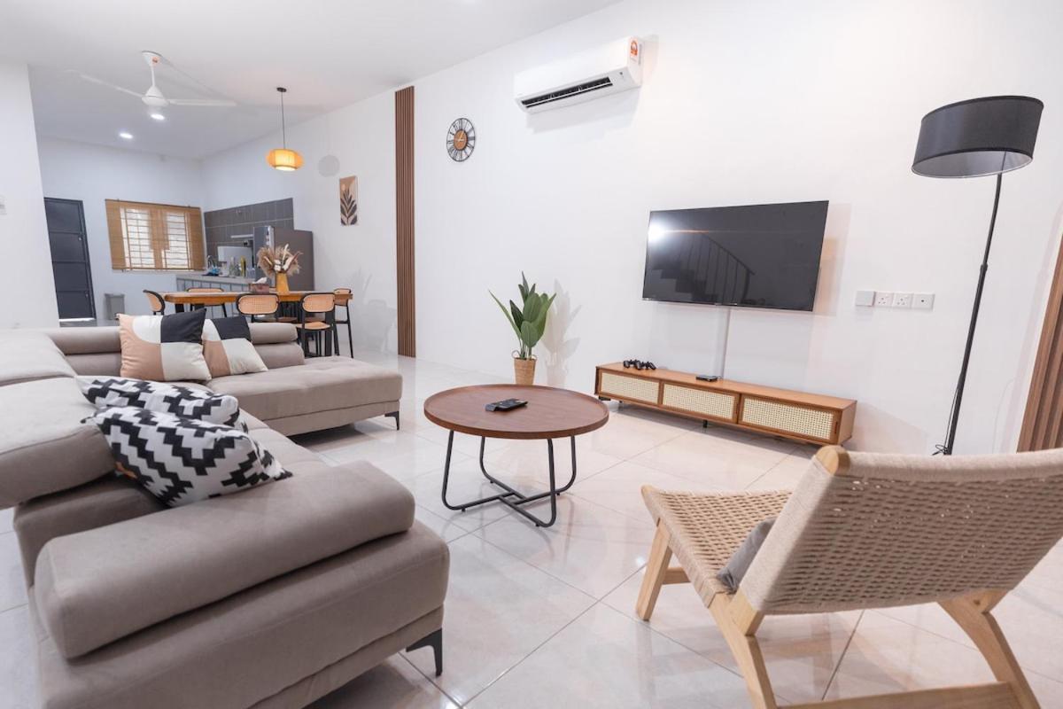 Taiping Homestay 5R3B 9mins Zoo & Lake Garden Taiping — 4-Star Luxury Hotel in Taiping, Malaysia
