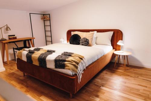 Modern Mezzanine Apt at Jecna st — 4-Star Luxury Hotel in Prague, Czech Republic