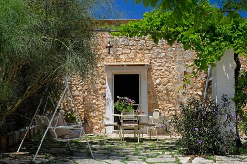 Masseria Pagliamonte Ortensia — 4-Star Luxury Hotel in San Vito Dei Normanni, Italy