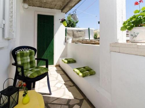 Apartment Mir Studio Apartment with Garden View