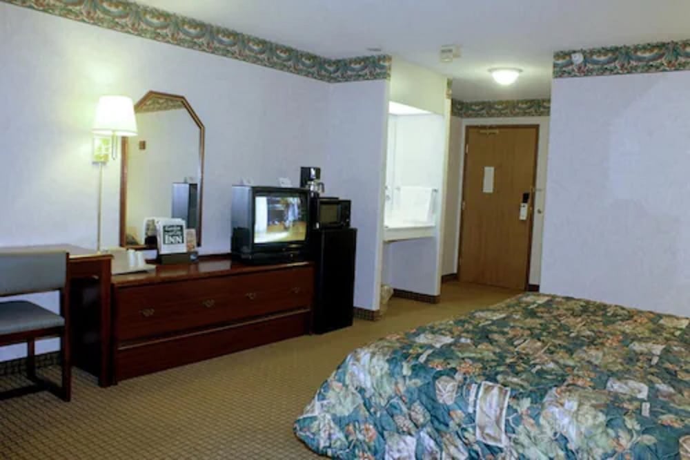 Garden City Inn - photo 3