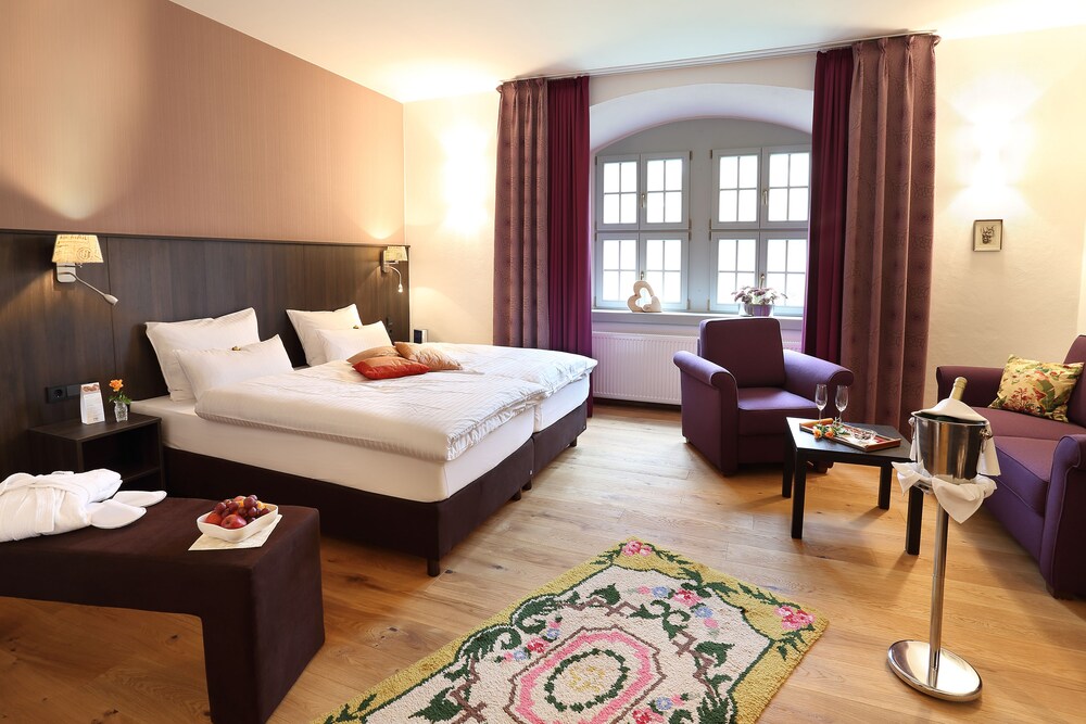 Hotel Garni Schloss Schonberg — Bad Brambach — photo 4