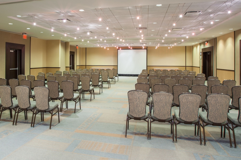 Crowne Plaza Lombard Downers Grove by IHG - photo 68