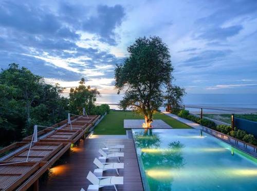 Beach Front Condo Baan Thew Talay Perfect Choice for Family and Couple — 4-Star Luxury Hotel in Hua Hin, Thailand