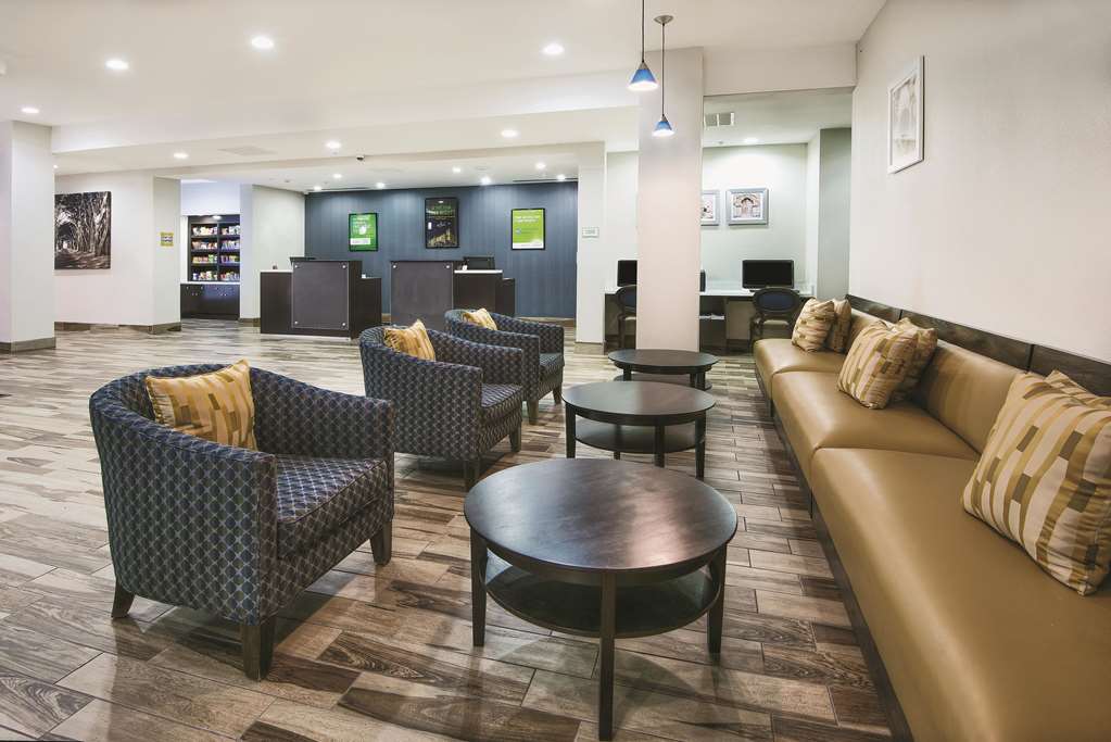 La Quinta Inn & Suites by Wyndham Karnes City Kenedy - photo 7