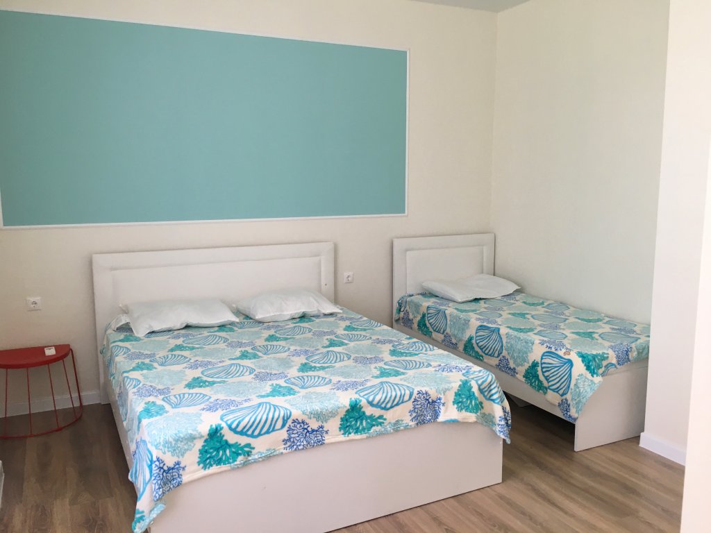 Gamma DeLjuks in Ol'ginka, Russia