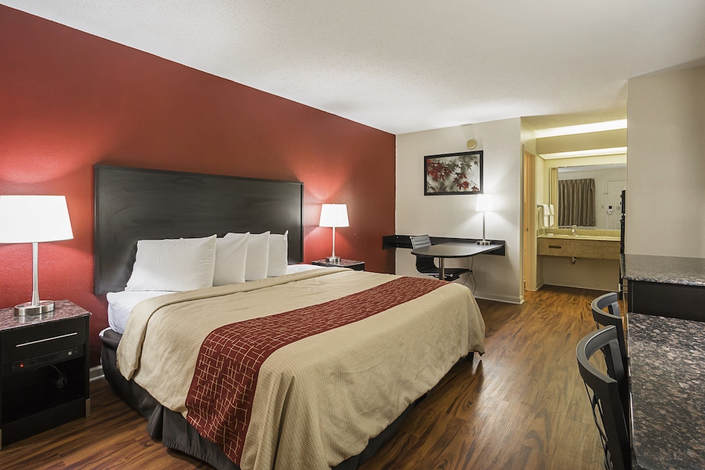 Red Roof Inn & Suites Scottsboro - photo 19