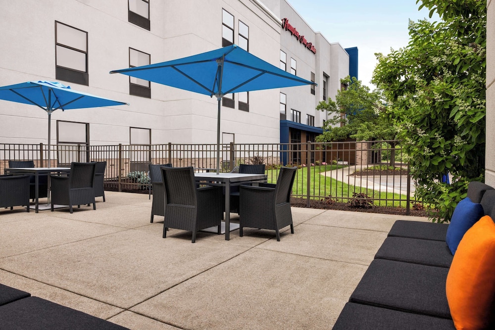 Hampton Inn & Suites Valparaiso - photo 32