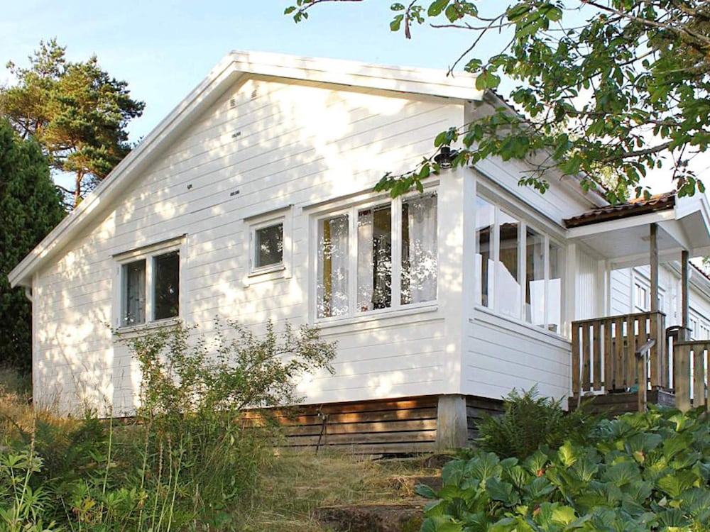 4 Person Holiday Home In Uddevalla By Traum 13616673 — Uddevalla