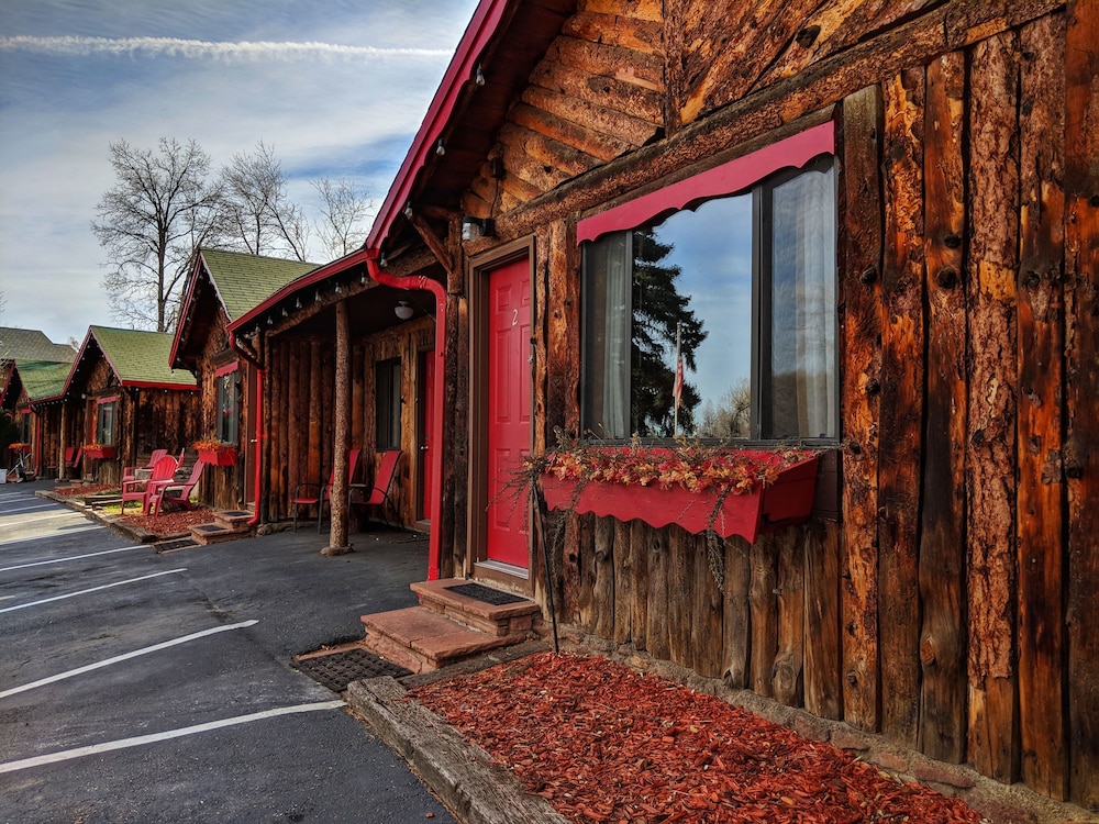 Foot of the Mountain Motel - photo 50