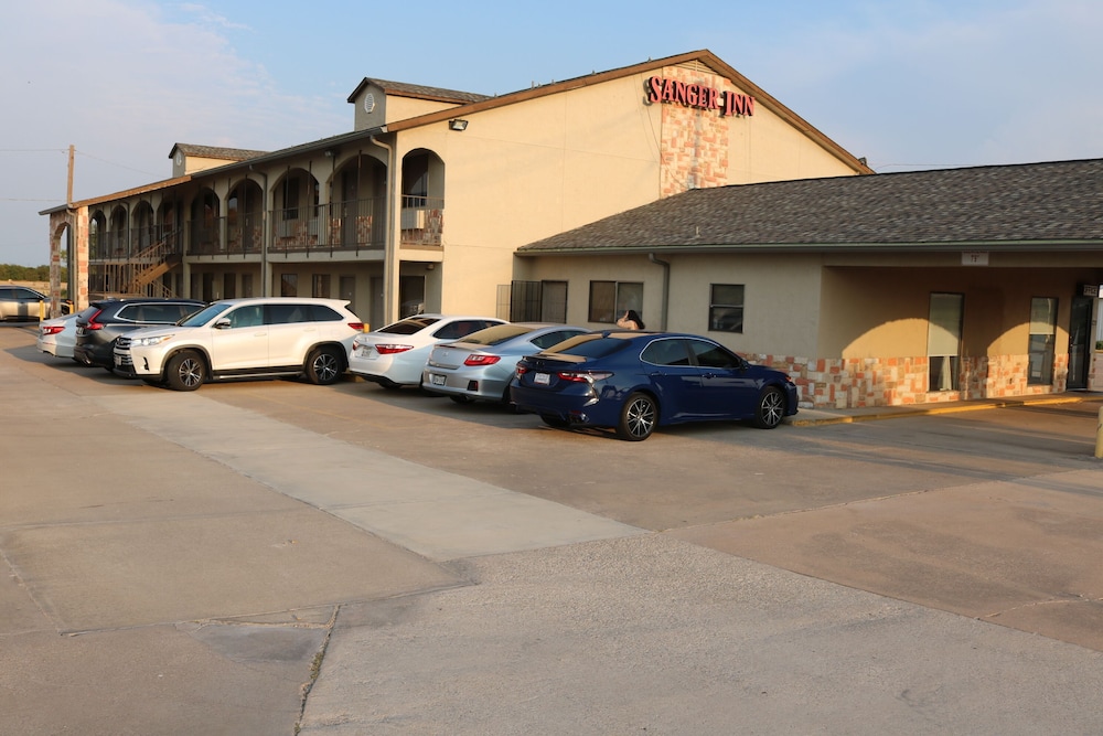 Sanger Inn — Sanger — photo 2