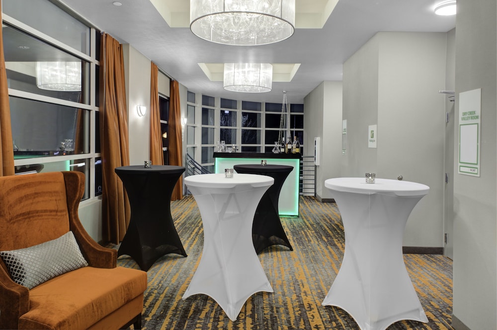 Holiday Inn Windsor Wine Country by IHG - photo 23