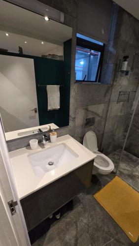 Green Point Modern Flat with Security