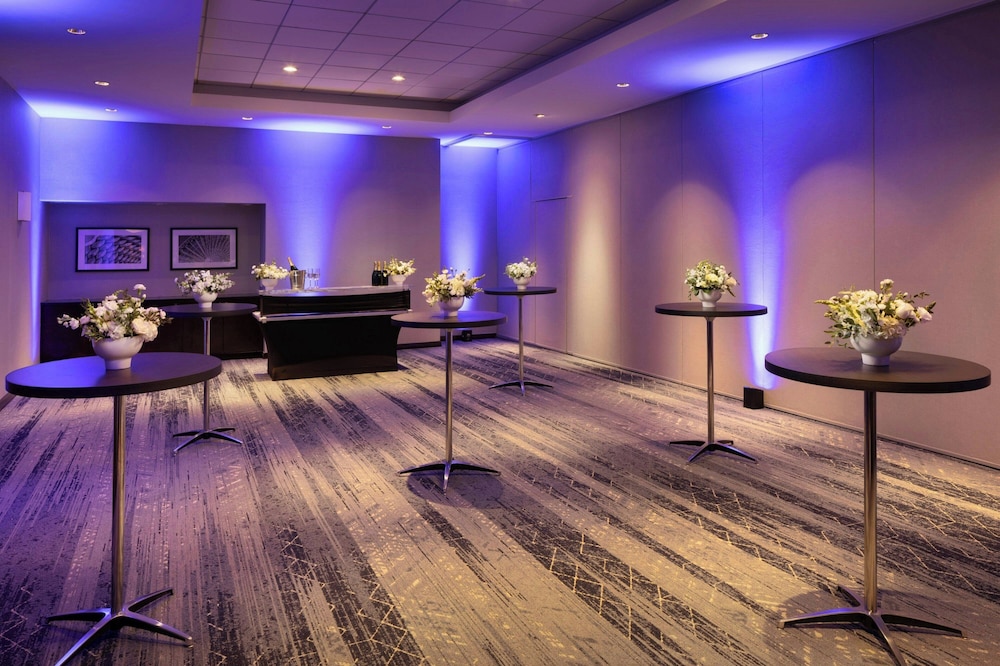 Courtyard by Marriott Chicago Magnificent Mile - photo 63