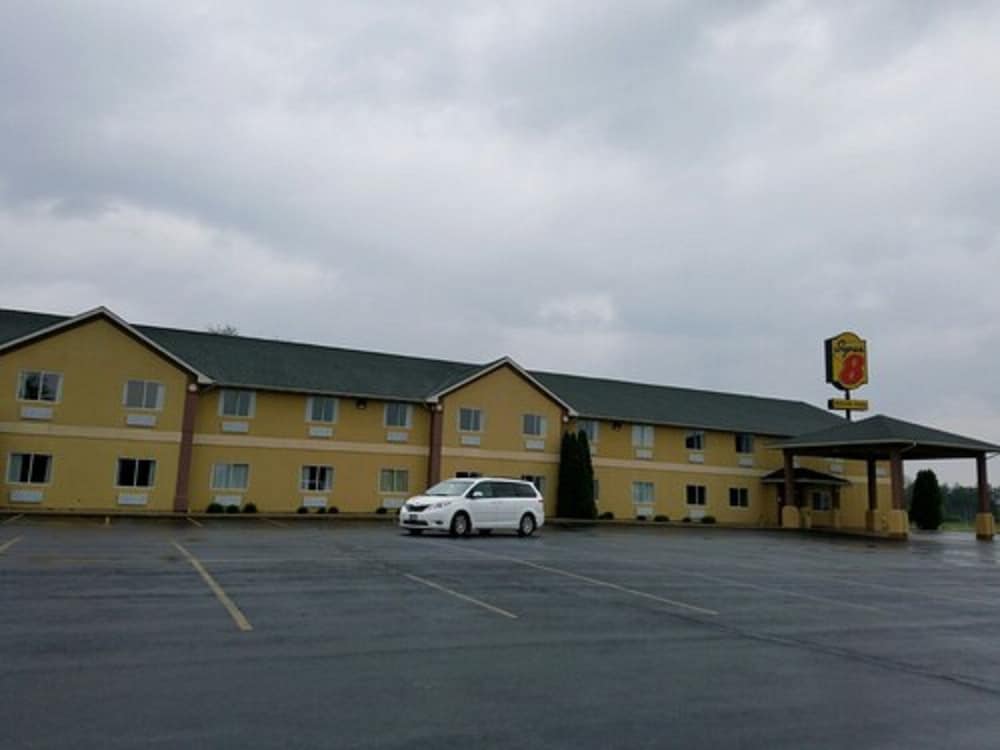 Super 8 by Wyndham Huntington - photo 16