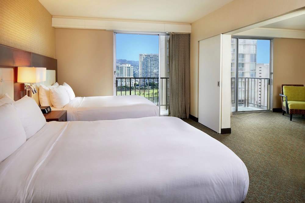 DoubleTree by Hilton Hotel Alana Waikiki Beach - photo 14