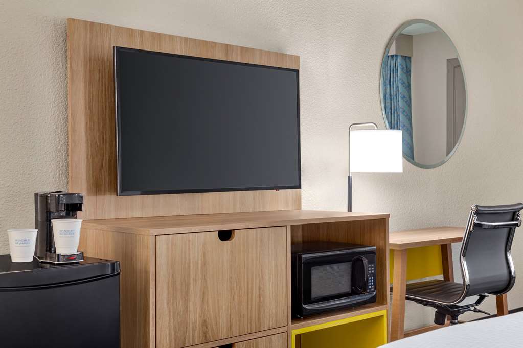 Days Inn by Wyndham Paris - photo 25