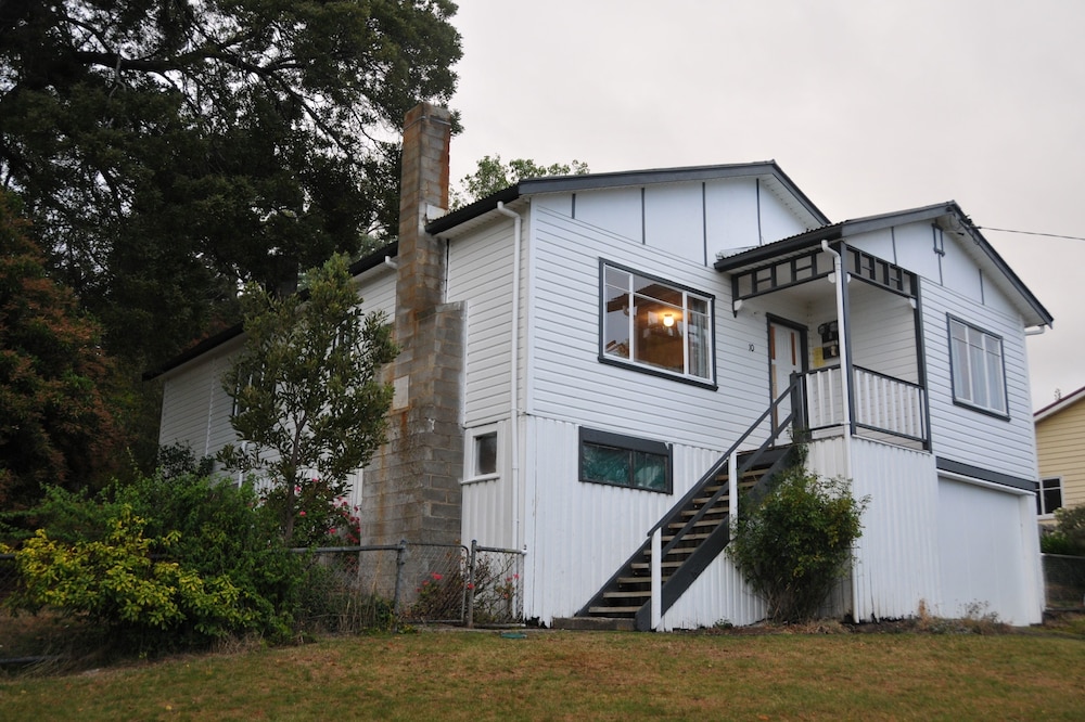 Maydena Chalet — 4-Star Luxury Hotel in Hobart, Australia