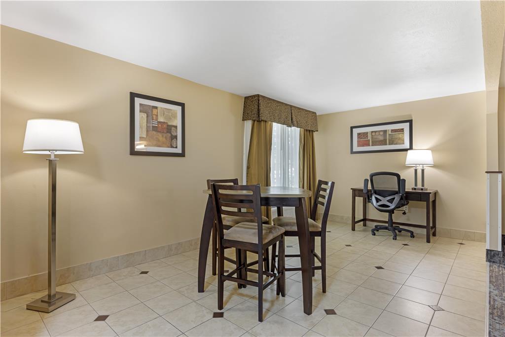 Best Western Plus Prairie Inn - photo 13