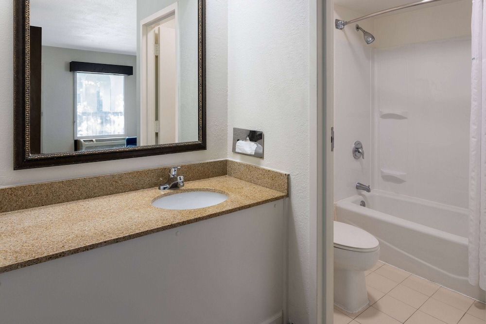 Studio 6 Suites Jacksonville NC - photo 18