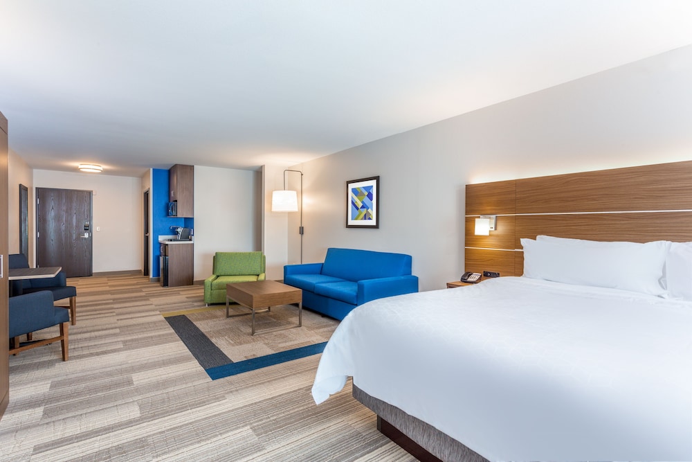 Holiday Inn Express & Suites Eau Claire North by IHG - photo 6