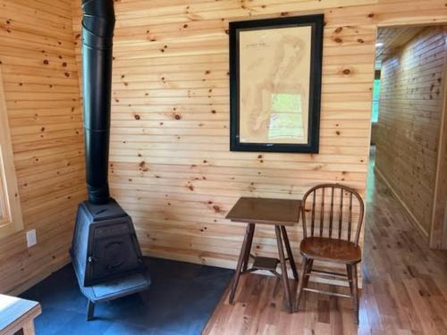 Perfect Maine Getaway in a Newly Renovated Cabin — 4-Star Luxury Hotel in Belgrade, United States