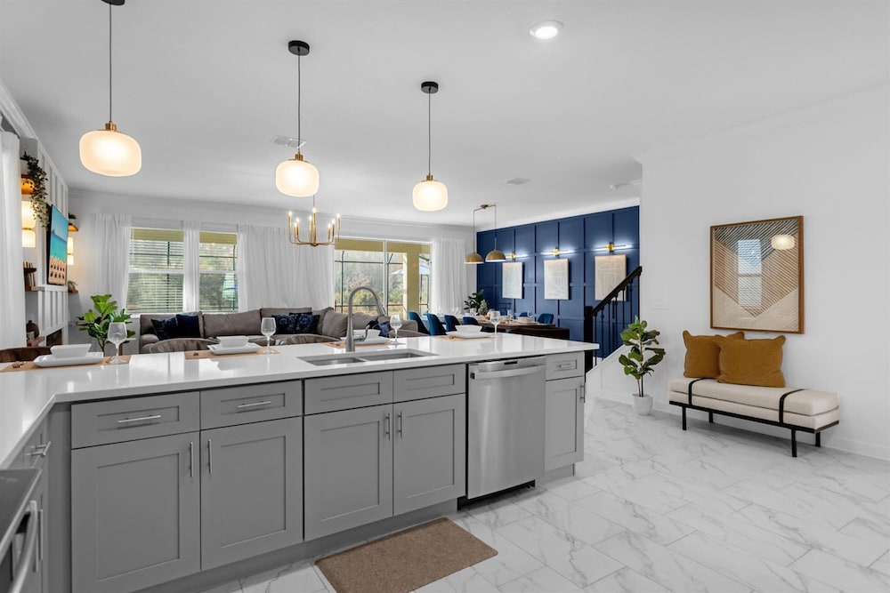Upstay Lakeview Mansion w Pool Spa and Cinema - photo 21