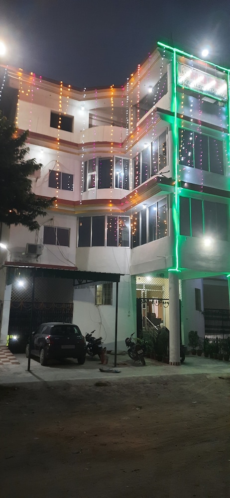 Hotel Greenland Palace Bodhgaya in Gaya, India