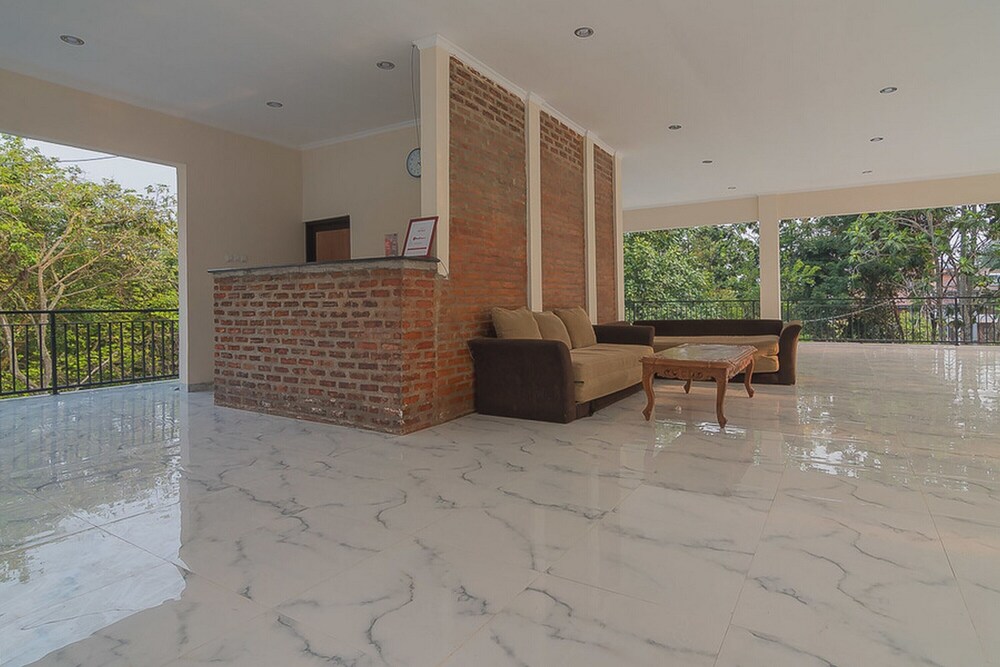 RedDoorz Plus at Hotel Negeri Baru Lodaya Puncak — Bogor — photo 3