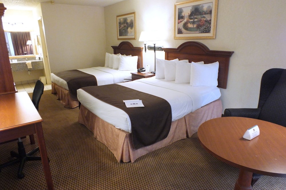 Days Inn by Wyndham Abilene - photo 9