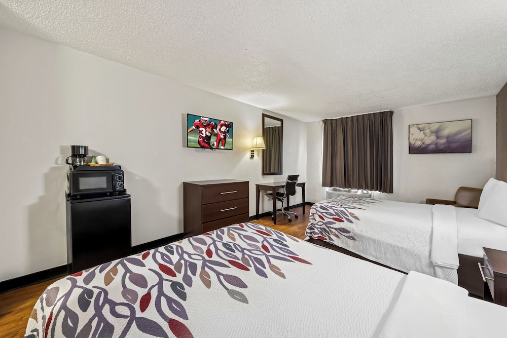 Red Roof Inn Charlotte University - photo 8