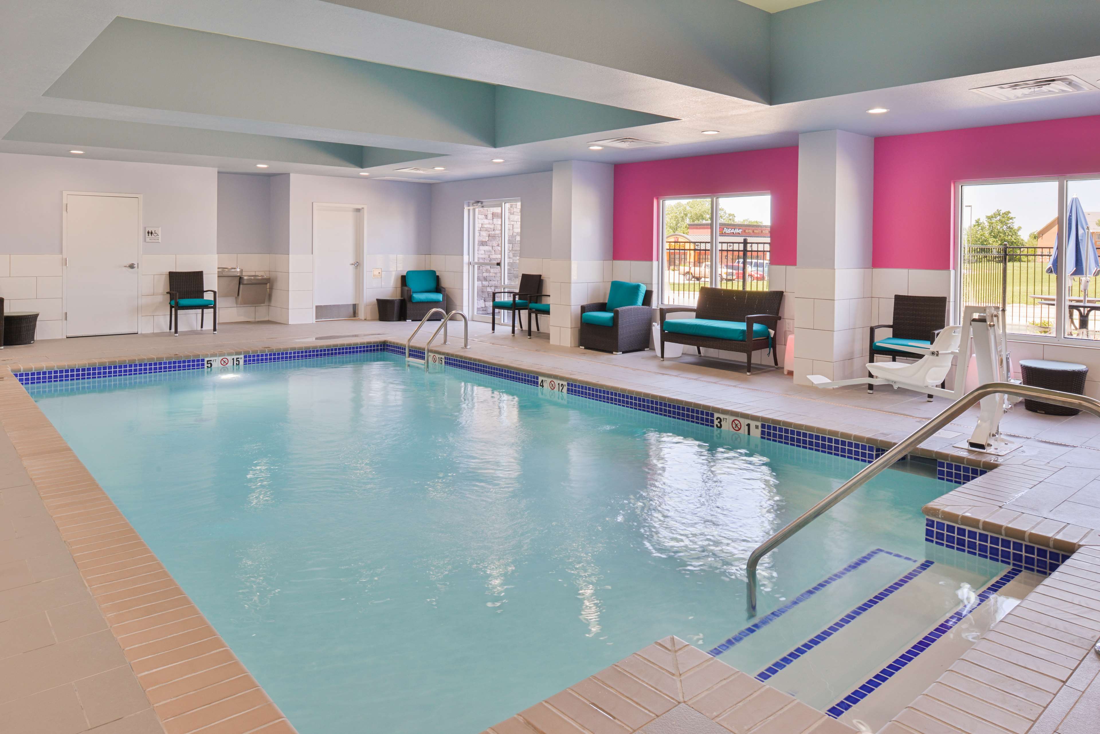 Hampton Inn Emporia - photo 12