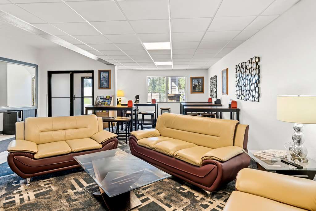 Americas Best Value Inn Tahquamenon Country - photo 5