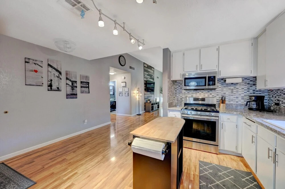 Fresh & Fun Vegas 4BR w Heated Pool Dog Friendly - photo 16