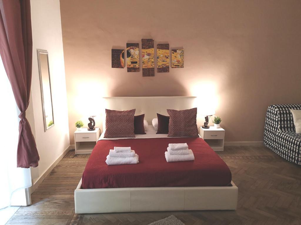 Domus Luigi Leone II - last minute hotel in Naples