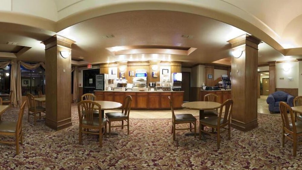 Holiday Inn Express Hotel & Suites Mission McAllen Area by IHG - photo 39