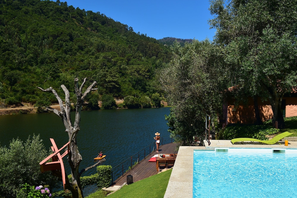 Casas de Pousadouro 1043 — 4-Star Luxury Hotel in Baiao, Portugal