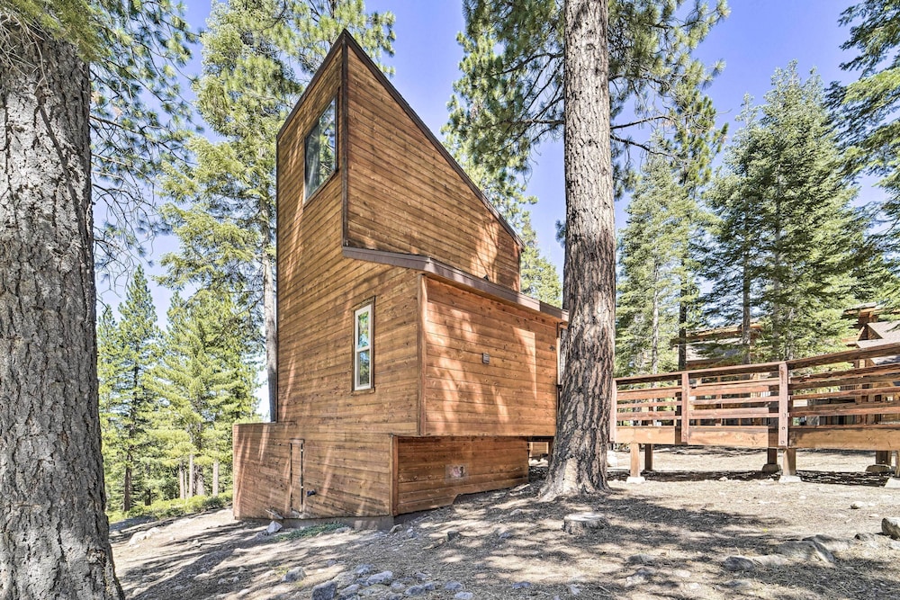 Hot Tub & Ski Shuttle: Northstar Resort House - photo 11