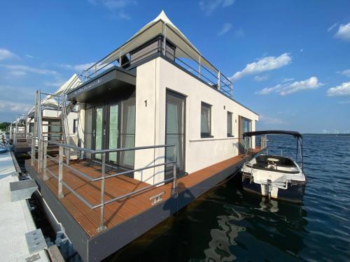 Hausboot Moweninsel Lp15 — Vetschau