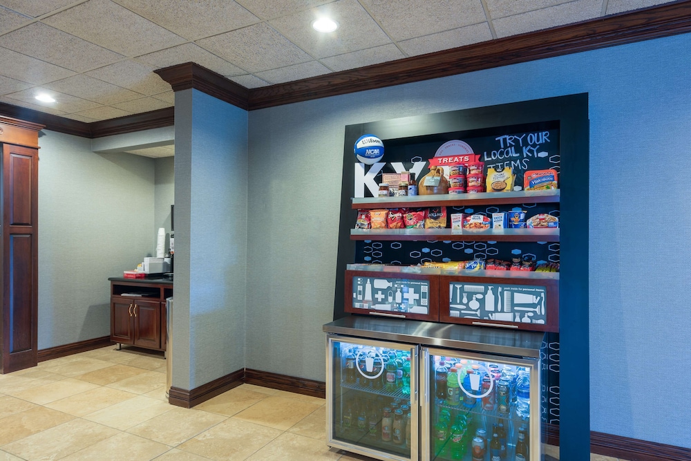 Hampton Inn London North - photo 28