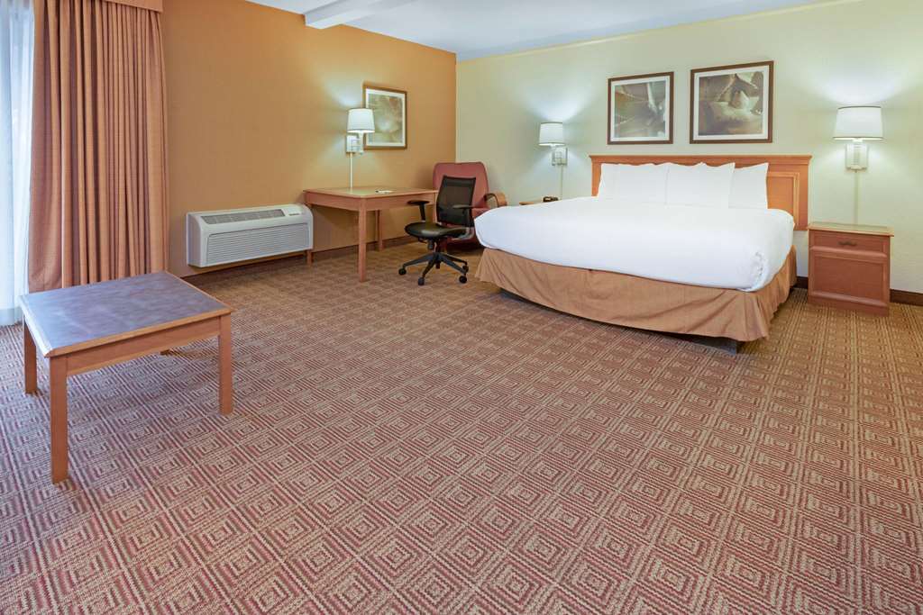 La Quinta Inn & Suites by Wyndham Salt Lake City Layton - photo 21